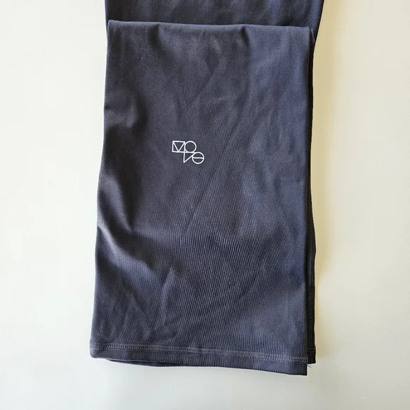 H&M Move Flare Pants - Picture 3 of 6